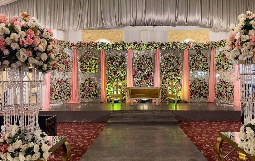 Professional wedding décor setup by Dustoor Events Sialkot for a Pakistani wedding reception.